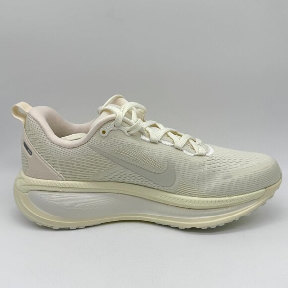 Nike Womens Vomero 18 Coconut Milk Sail Shoes Sz 8 Running HM6804-110 Read - Picture 6 of 11